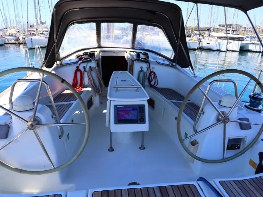 Fantasea, a Beneteau Oceanis 43 sailboat at Athens, Greece