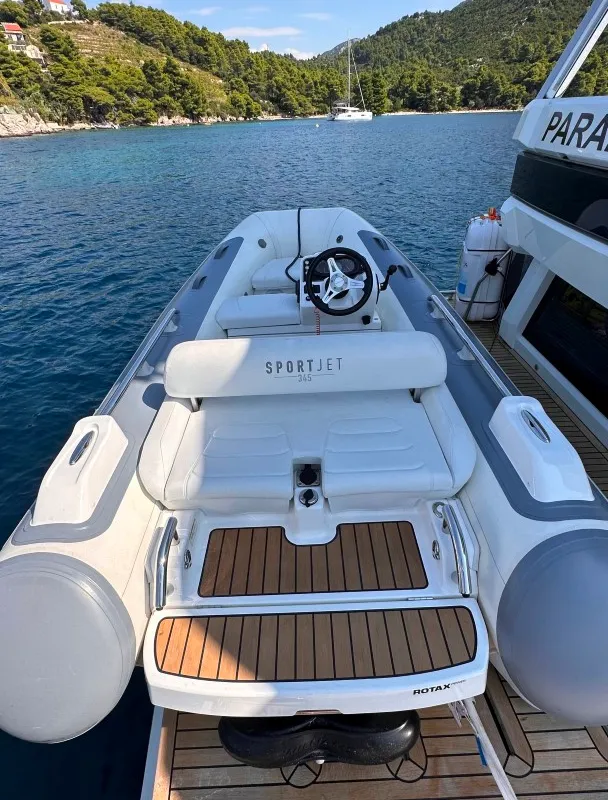 PARADISE, a Galeon 680 Fly motor yacht at Dubrovnik, Croatia