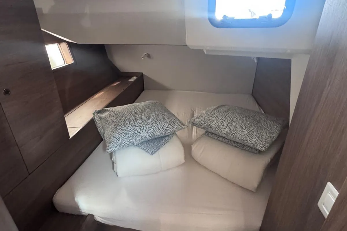 Cabin on Orange, a Beneteau Oceanis 52 sailboat at Grad Biograd na Moru, Croatia