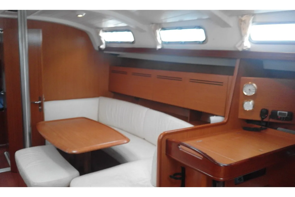 Salon of Elvira, a Beneteau Cyclades 43.3 sailboat at Salerno, Italy