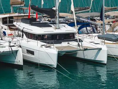 Emerald, a Lagoon 43 catamaran at Ellomenos, Greece