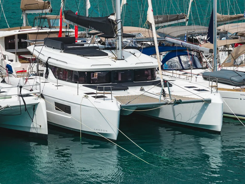 Emerald, a Lagoon 43 catamaran at Ellomenos, Greece