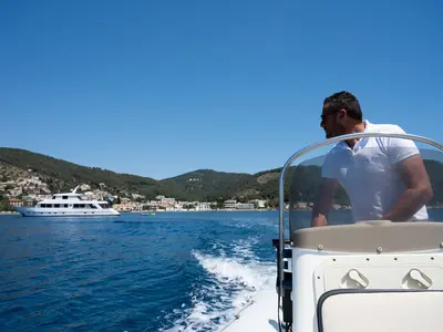 Elena, a Perama Shipyard M/Y Elena motor yacht at Τροκαντερό, Greece