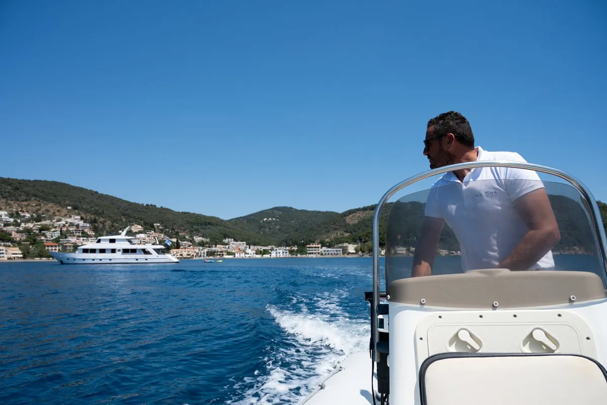 Elena, a Perama Shipyard M/Y Elena motor yacht at Τροκαντερό, Greece