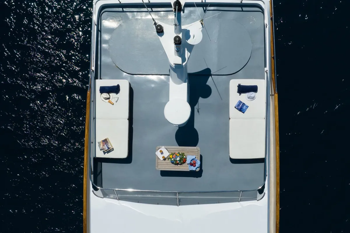Deck of Elena, a Perama Shipyard M/Y Elena motor yacht at Τροκαντερό, Greece