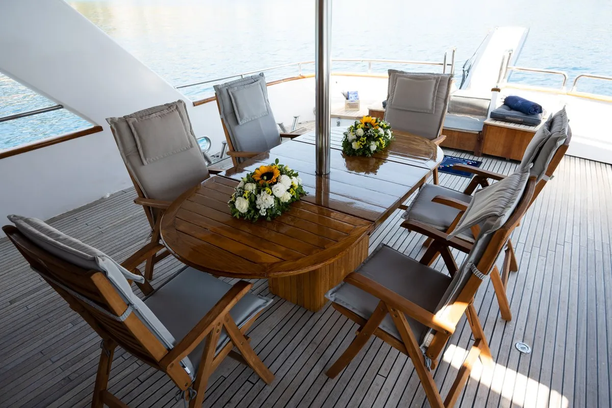 Deck of Elena, a Perama Shipyard M/Y Elena motor yacht at Τροκαντερό, Greece