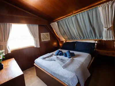 Cabin on Elena, a Perama Shipyard M/Y Elena motor yacht at Τροκαντερό, Greece