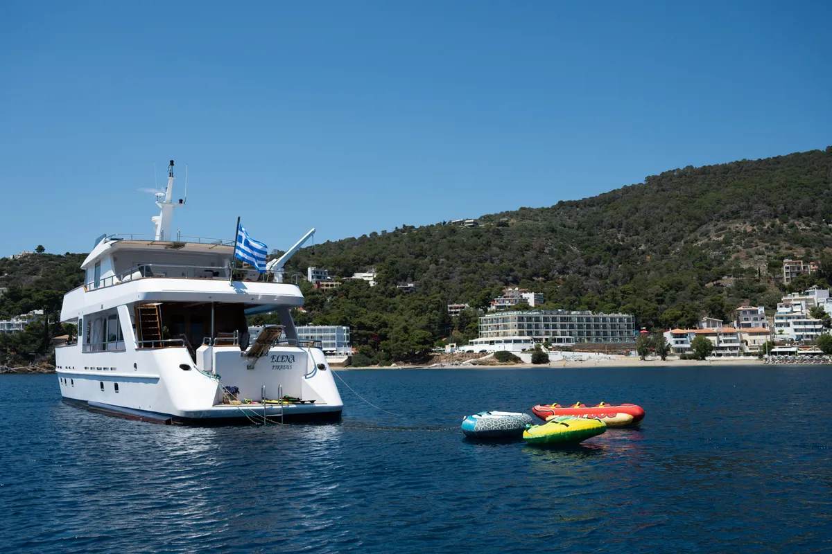 Elena, a Perama Shipyard M/Y Elena motor yacht at Τροκαντερό, Greece