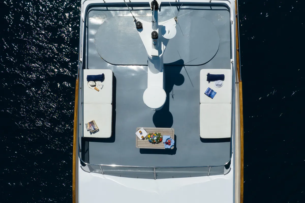 Elena, a Perama Shipyard M/Y Elena motor yacht at Τροκαντερό, Greece