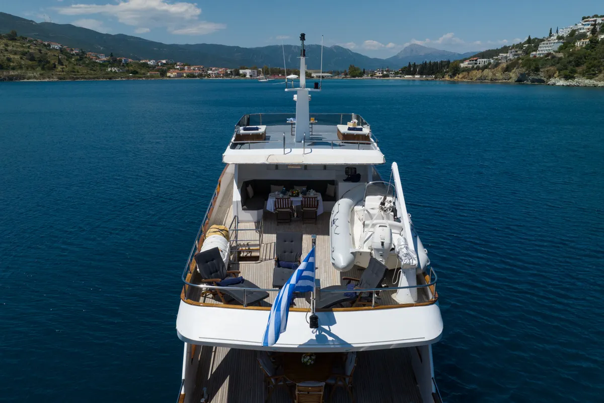 Elena, a Perama Shipyard M/Y Elena motor yacht at Τροκαντερό, Greece