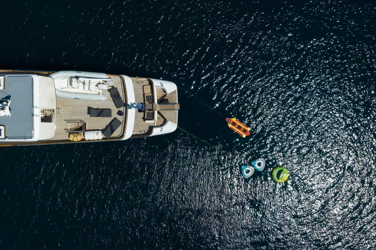 Elena, a Perama Shipyard M/Y Elena motor yacht at Τροκαντερό, Greece