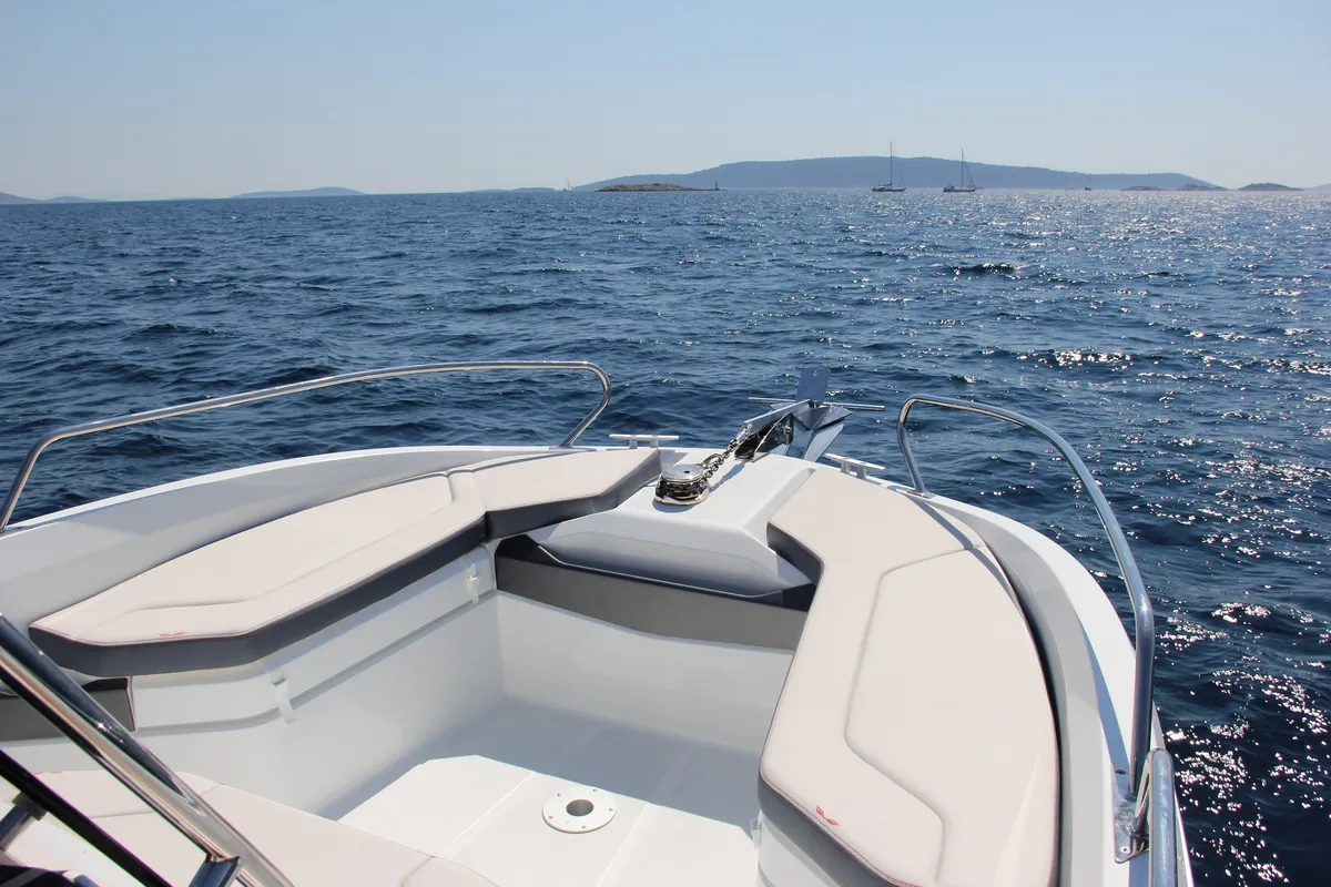 Deck of Beneteau Flyer 6 Space Deck, a Beneteau Flyer 6 motorboat at Grad Trogir, Croatia