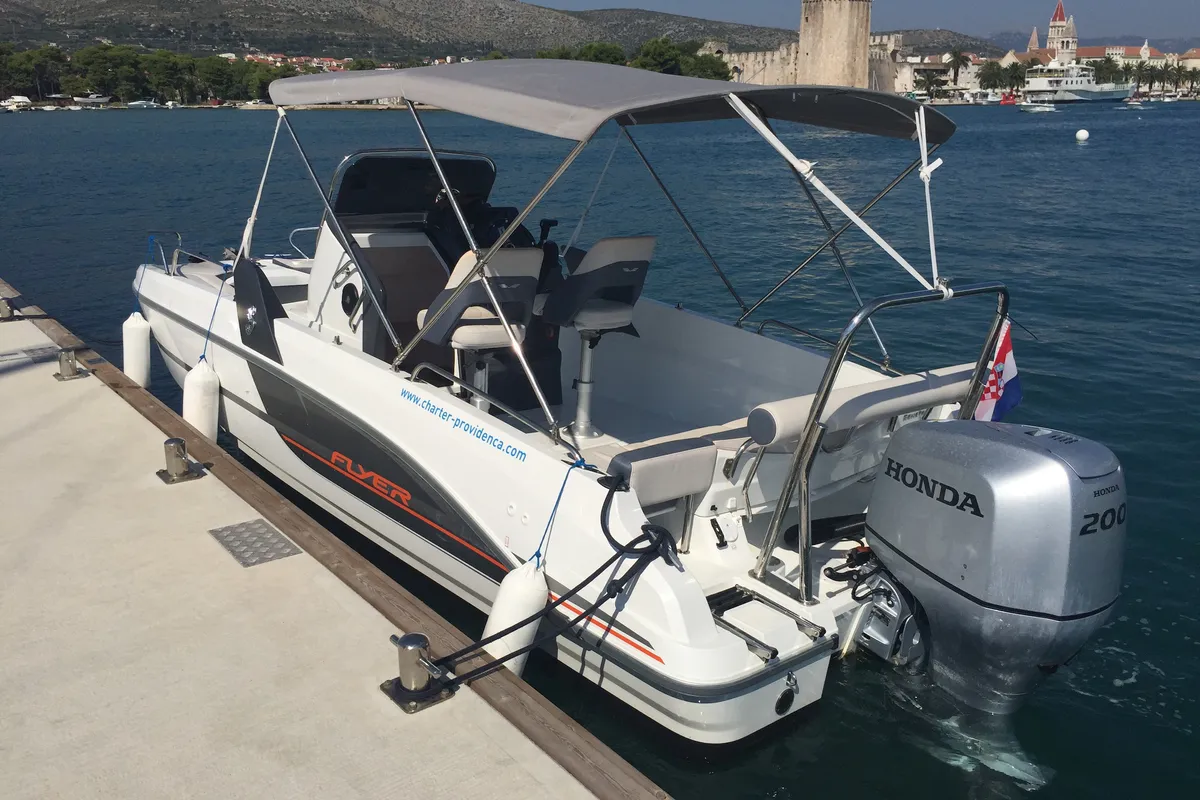 Exterior view of Beneteau Flyer 6 Space Deck, a Beneteau Flyer 6 motorboat at Grad Trogir, Croatia
