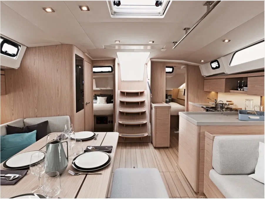 Salon of Aurora, a Beneteau Oceanis 46.1 sailboat at Vibo Valentia, Italy