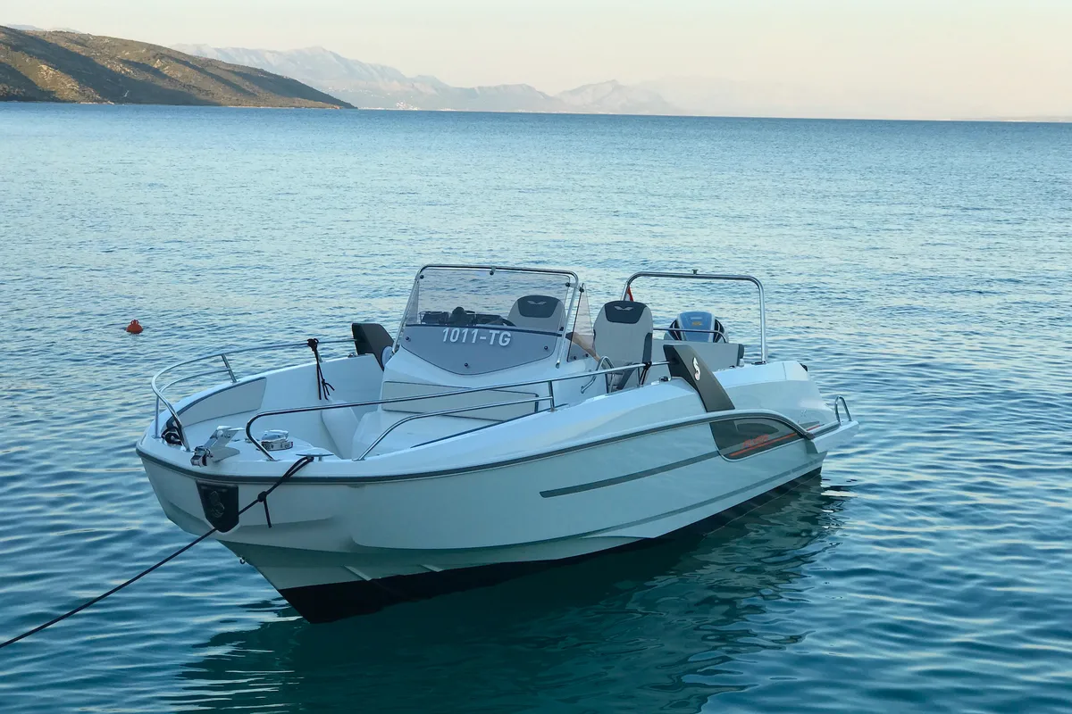 Exterior view of SPACEDeck, a Beneteau Flyer 7.7 SUNdeck motorboat at Trogir, Croatia