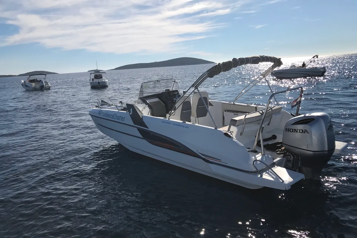 Exterior view of SPACEDeck, a Beneteau Flyer 7.7 SUNdeck motorboat at Trogir, Croatia