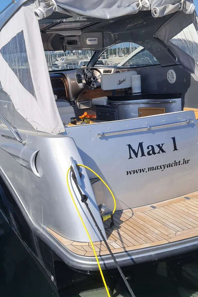 Exterior view of Max 1, a Grginić jahte Mirakul 30 motorboat at Općina Sukošan, Croatia