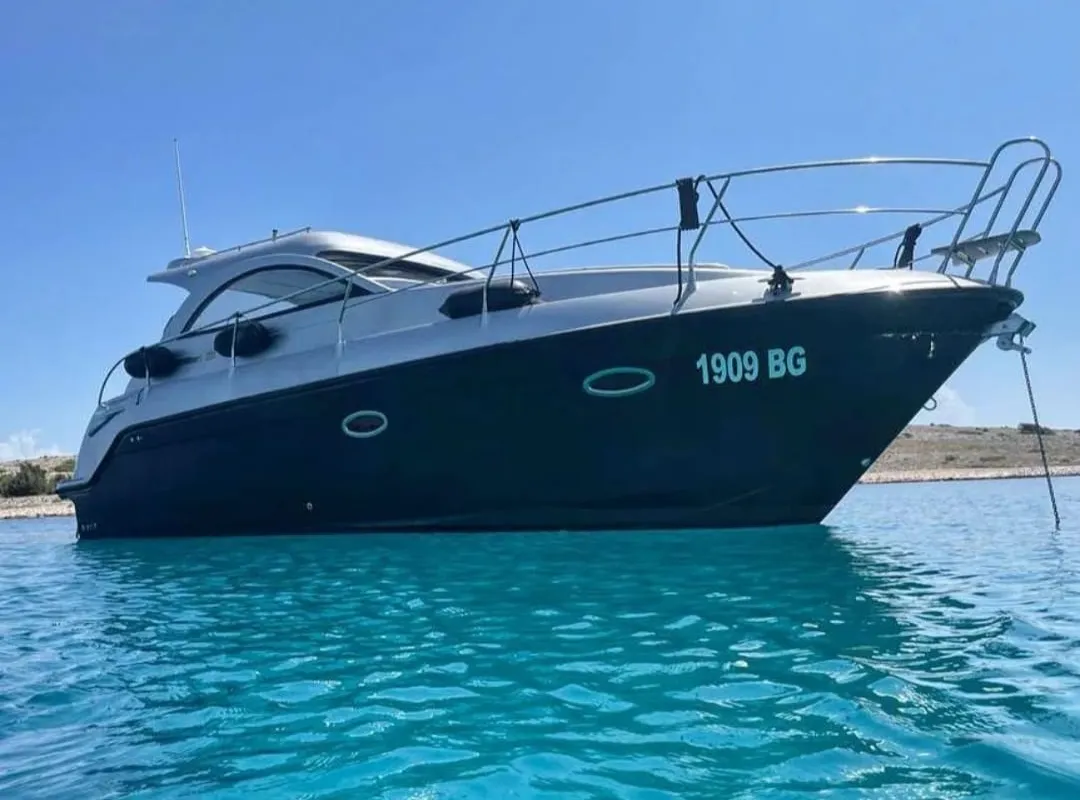 Exterior view of Max 1, a Grginić jahte Mirakul 30 motorboat at Općina Sukošan, Croatia
