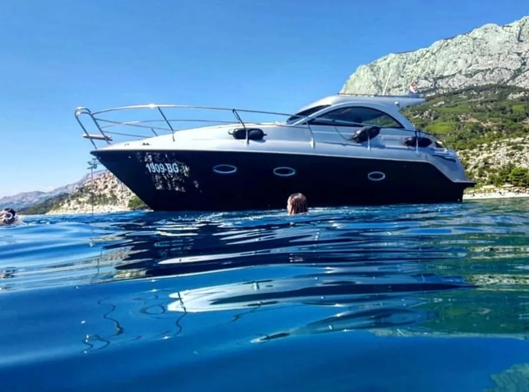 Exterior view of Max 1, a Grginić jahte Mirakul 30 motorboat at Općina Sukošan, Croatia