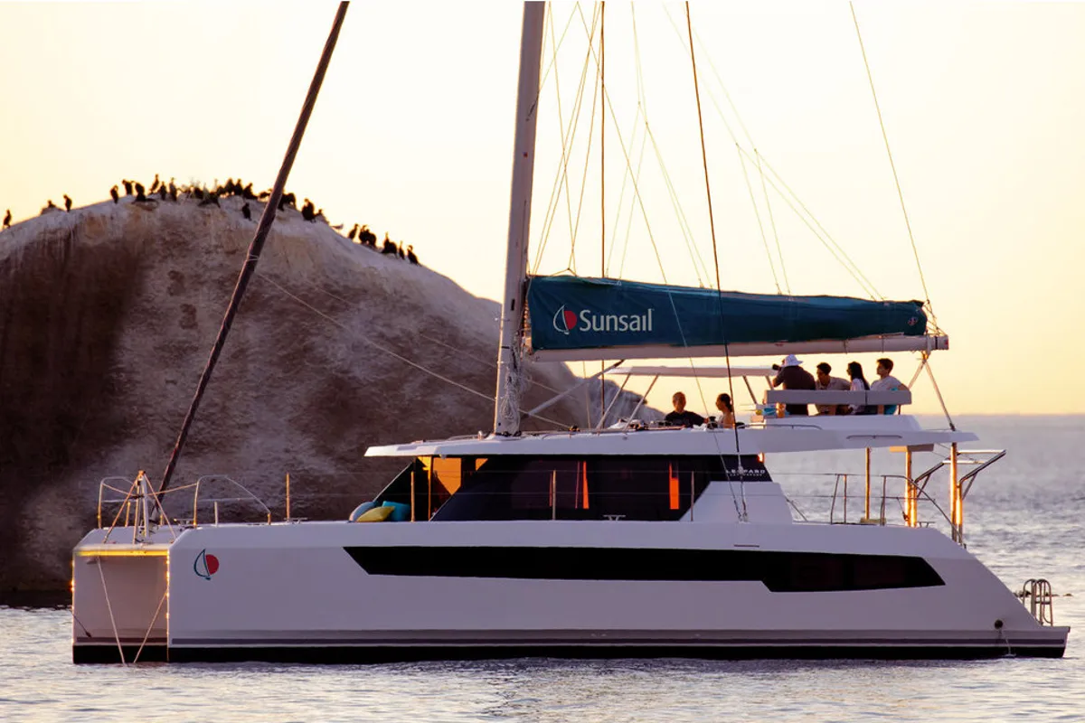 Exterior view of Sunsail 424/4/4 Classic, a Gulet Sunsail 424 catamaran at Uturoa, France