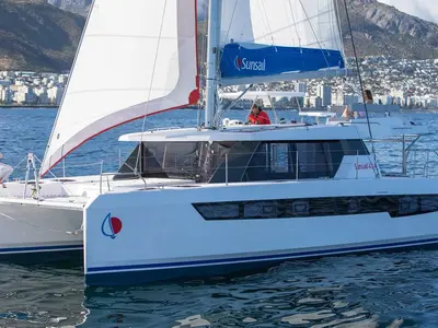 Exterior view of Sunsail 424/4/4 Classic, a Gulet Sunsail 424 catamaran at Uturoa, France
