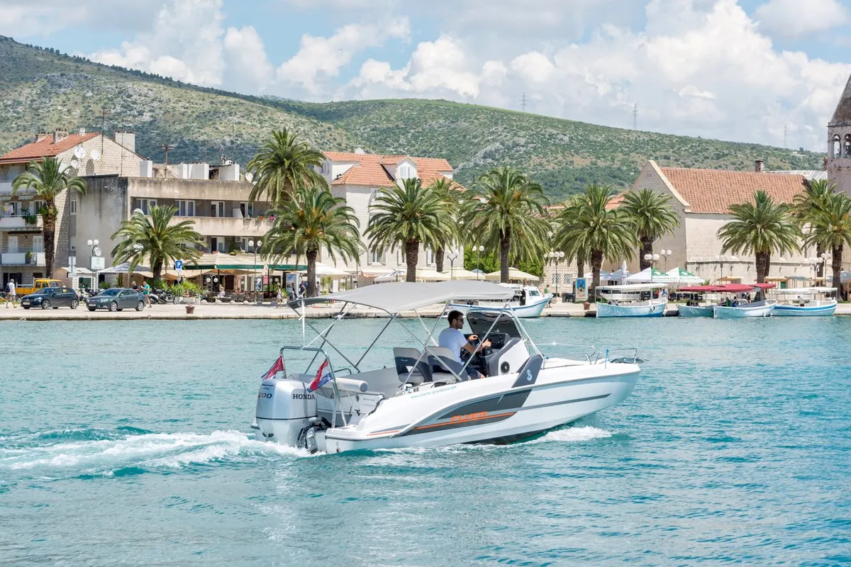 Exterior view of Benetau Flyer 6.6 Space Deck, a Beneteau Flyer 6.6 SpaceDeck motorboat at Grad Trogir, Croatia