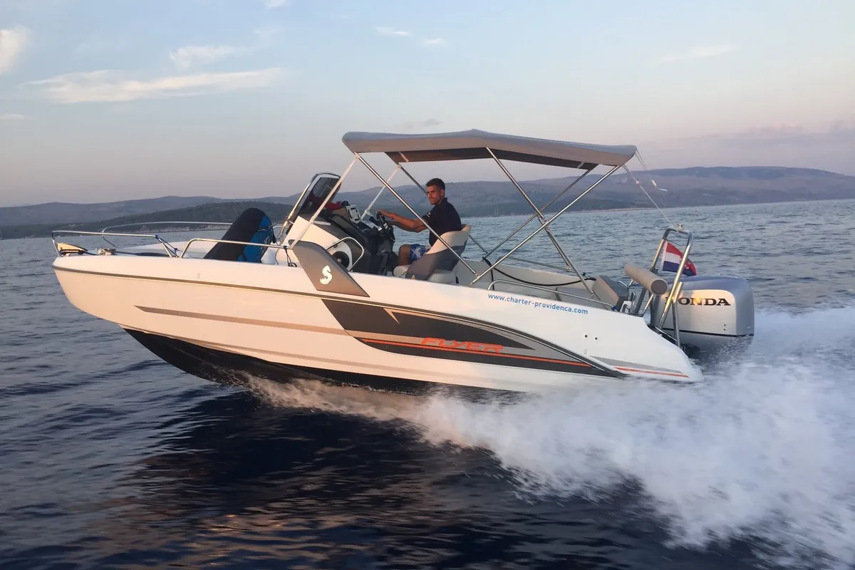 Exterior view of Benetau Flyer 6.6 Space Deck, a Beneteau Flyer 6.6 SpaceDeck motorboat at Grad Trogir, Croatia