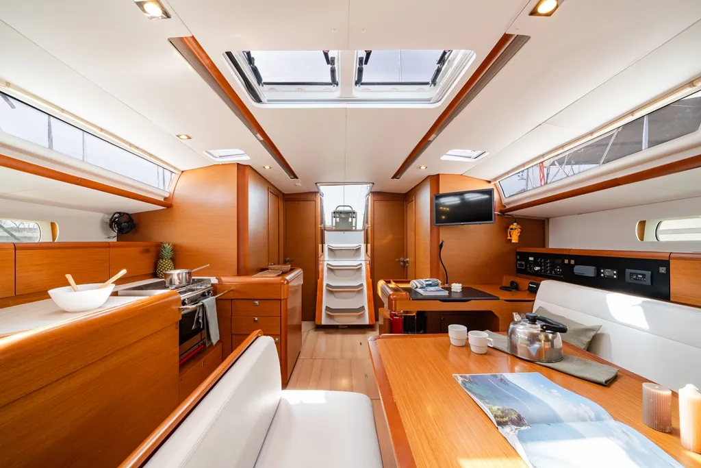 Salon of Kalliroi, a Jeanneau Sun Odyssey 519 sailboat at Municipal Unit of Rhodes, Greece