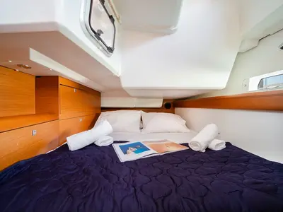 Cabin on Kalliroi, a Jeanneau Sun Odyssey 519 sailboat at Municipal Unit of Rhodes, Greece