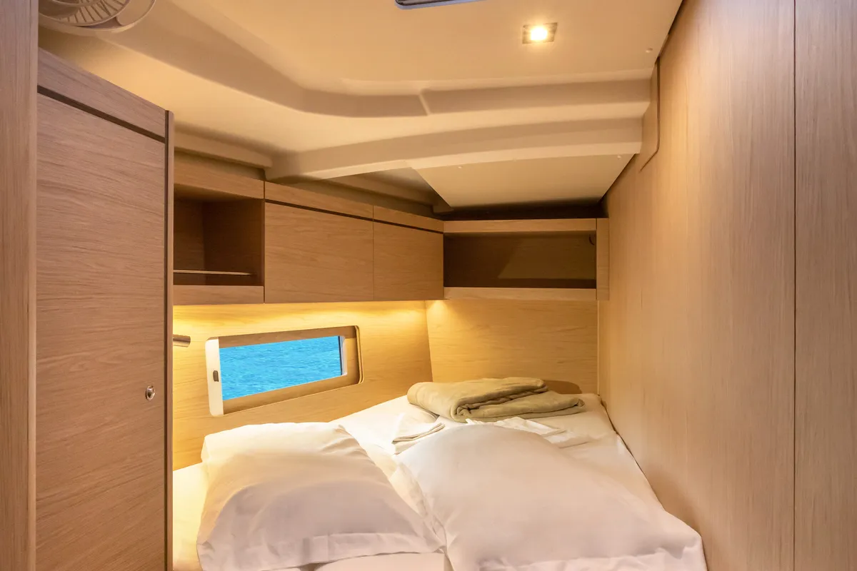 Cabin on Daphne, a Beneteau Oceanis 46.1 sailboat at Capo d'Orlando, Italy