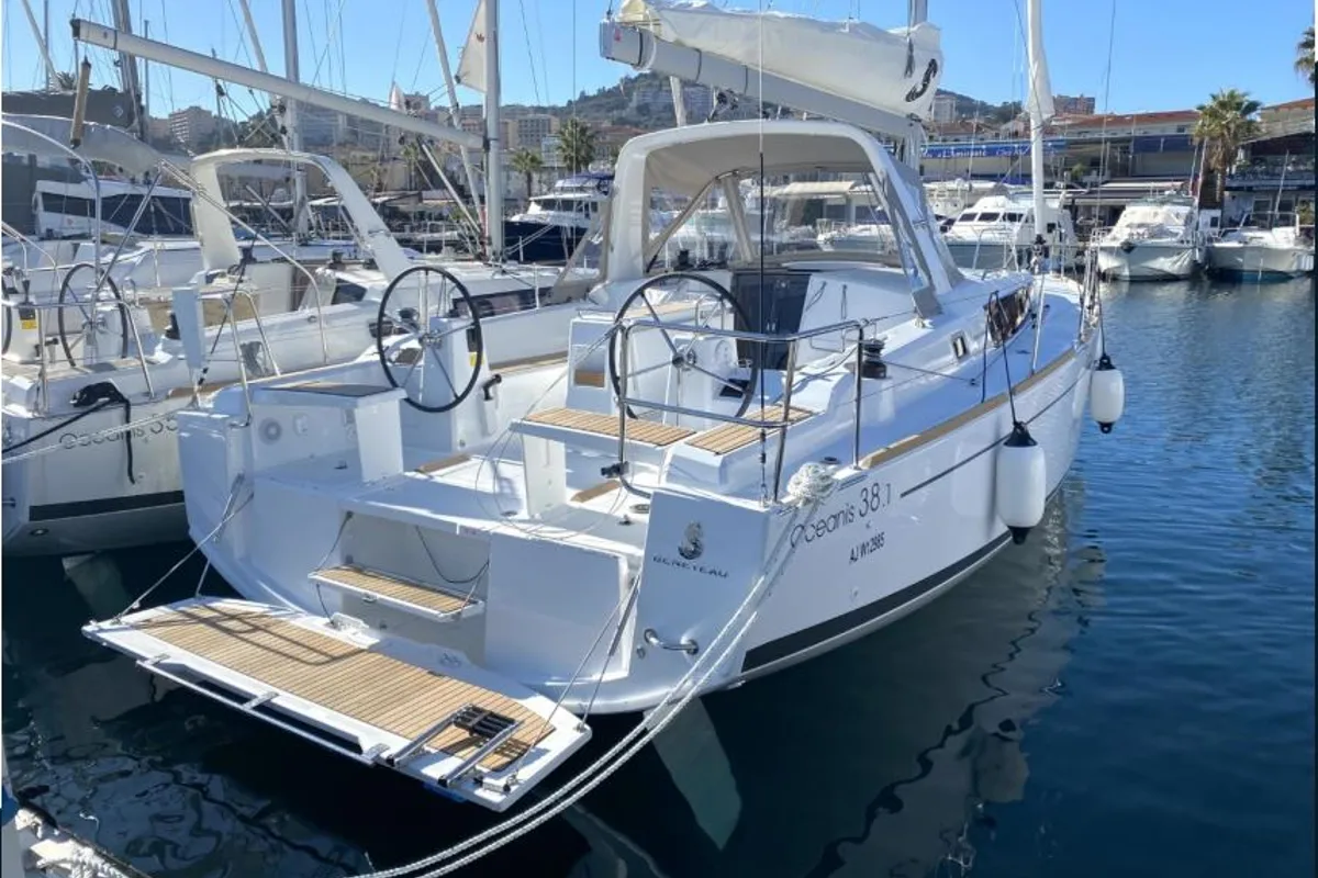 Exterior view of Maximus, a Beneteau Oceanis 38.1 sailboat at Grimaud, France