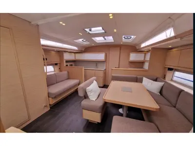 Salon of Comfort, a Dufour 470 sailboat at Grimaud, France