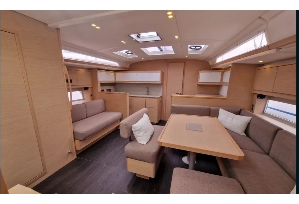 Salon of Comfort, a Dufour 470 sailboat at Grimaud, France