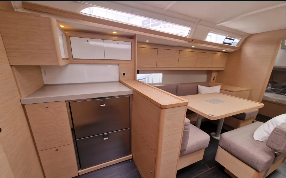 Salon of Comfort, a Dufour 470 sailboat at Grimaud, France