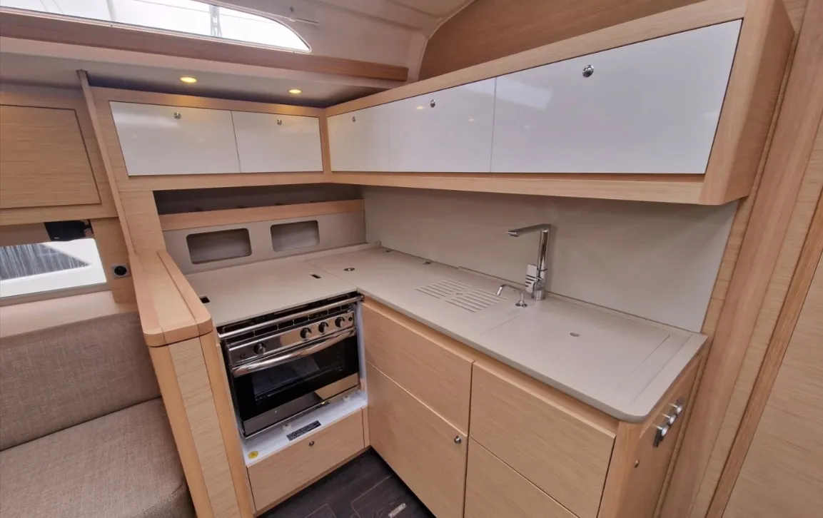 Galley of Comfort, a Dufour 470 sailboat at Grimaud, France