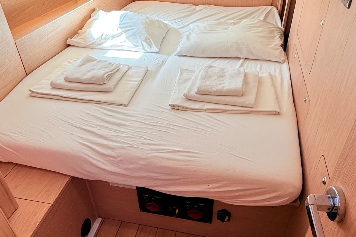 Cabin on Sara, a Beneteau Oceanis 46.1 sailboat at Općina Sukošan, Croatia