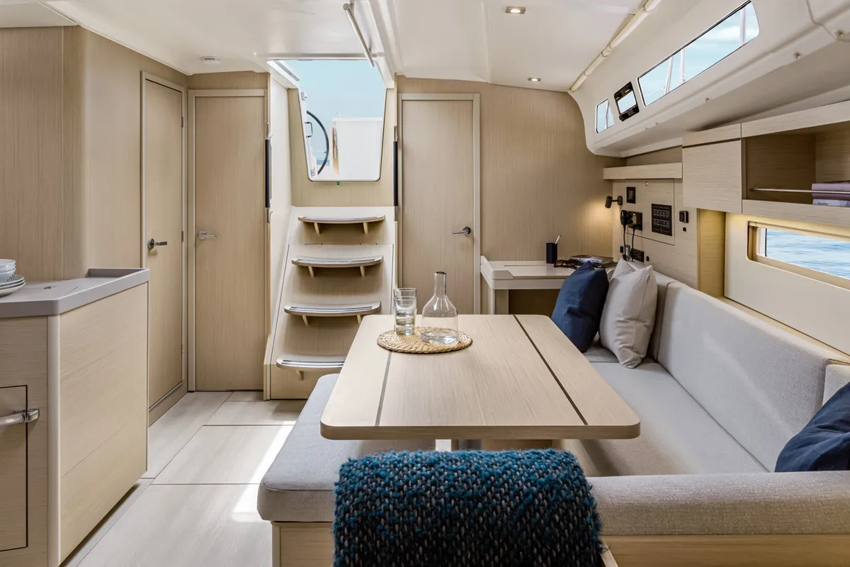 Salon of Dinamica, a Beneteau Oceanis 40.1 sailboat at San Vincenzo, Italy