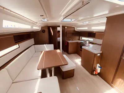 Salon of Yello (Pax 10), a Beneteau Oceanis 40.1 sailboat at Municipal Unit of Lefkada, Greece