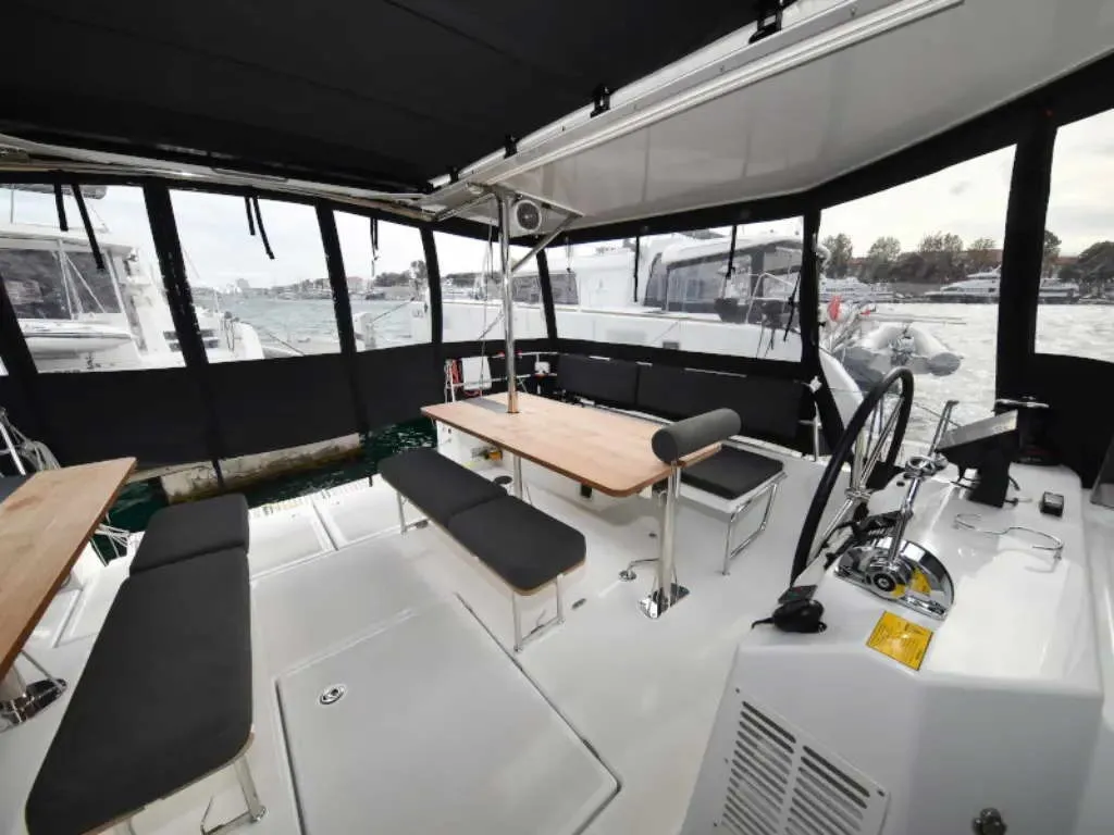 NEW HORIZONS II, a Jeanneau Sun Loft 47 sailboat at La Favière, France