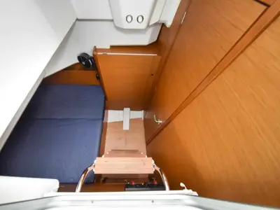 NEW HORIZONS II, a Jeanneau Sun Loft 47 sailboat at La Favière, France