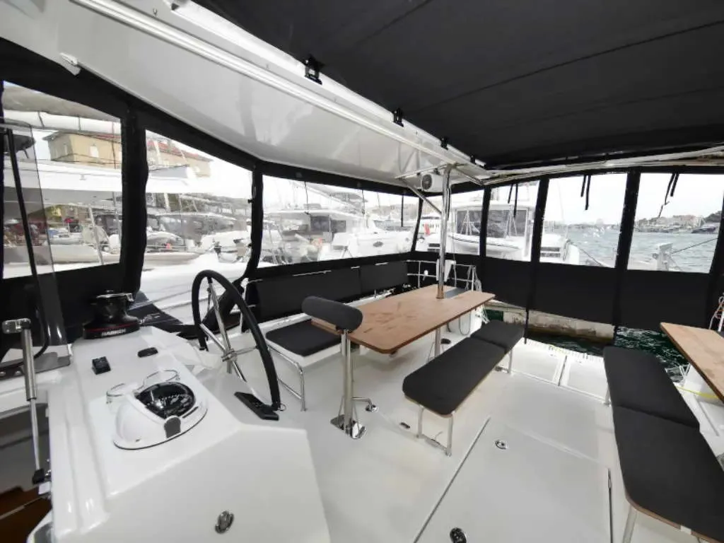 NEW HORIZONS II, a Jeanneau Sun Loft 47 sailboat at La Favière, France