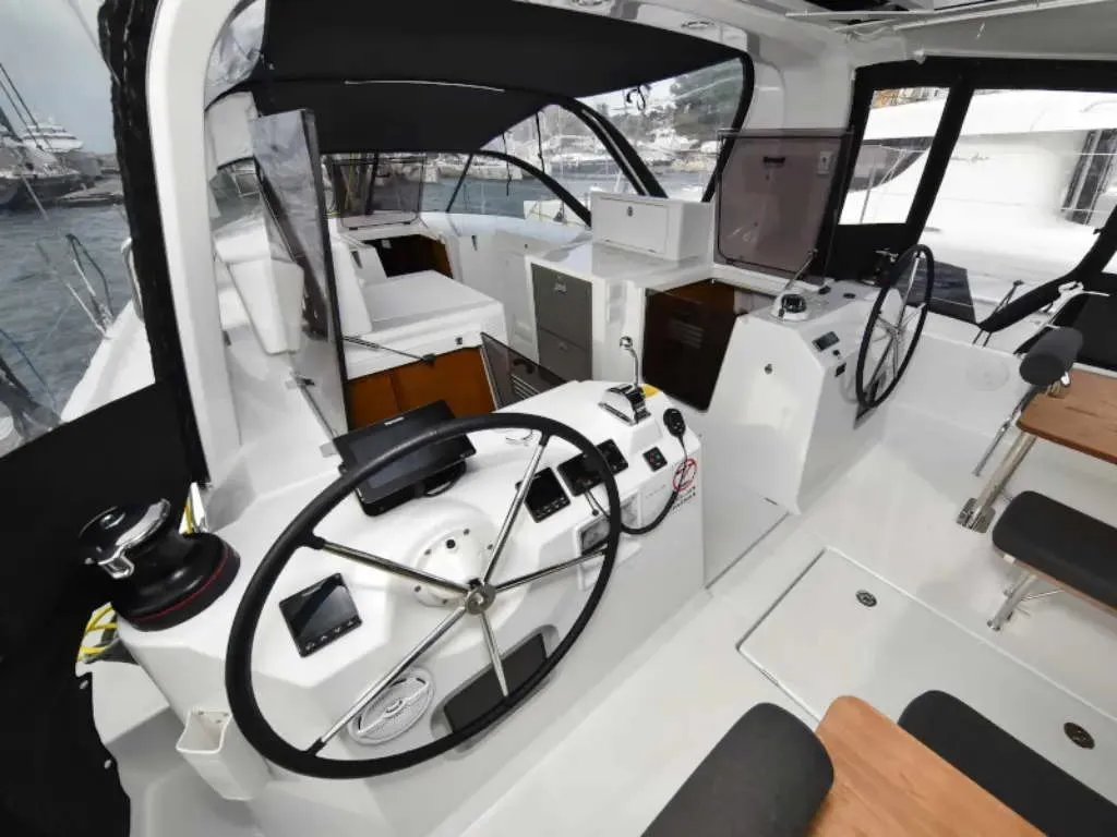 NEW HORIZONS II, a Jeanneau Sun Loft 47 sailboat at La Favière, France