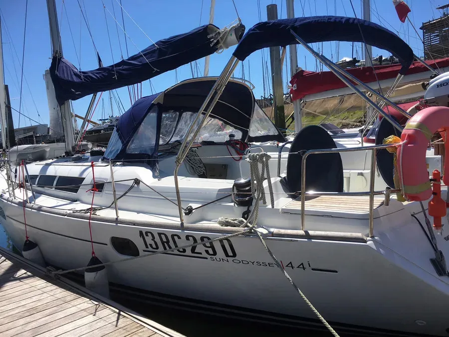 Exterior view of Tewa, a Jeanneau Sun Odyssey 44 i sailboat at Kerners, France