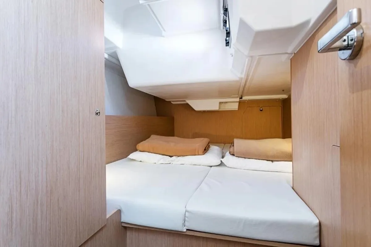 Cabin on Epicteto, a Beneteau Oceanis 38 sailboat at Castelló d'Empúries, Spain