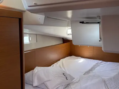 Cabin on Electra, a Jeanneau Sun Odyssey 490 sailboat at Parikia, Greece