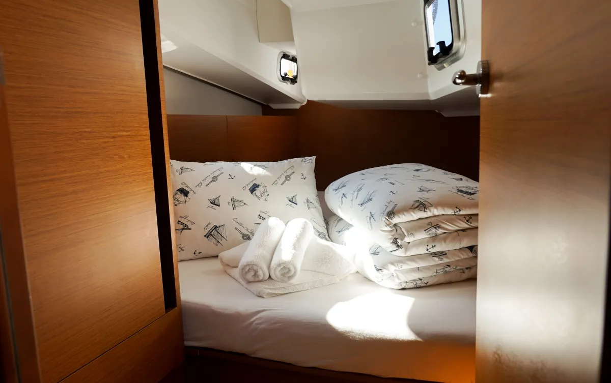 Cabin on Kingfisher, a Jeanneau Sun Odyssey 410 sailboat at Pirovac, Croatia
