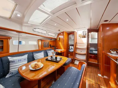 Salon of Thalassa, a Beneteau Oceanis 423 sailboat at Preveza, Greece