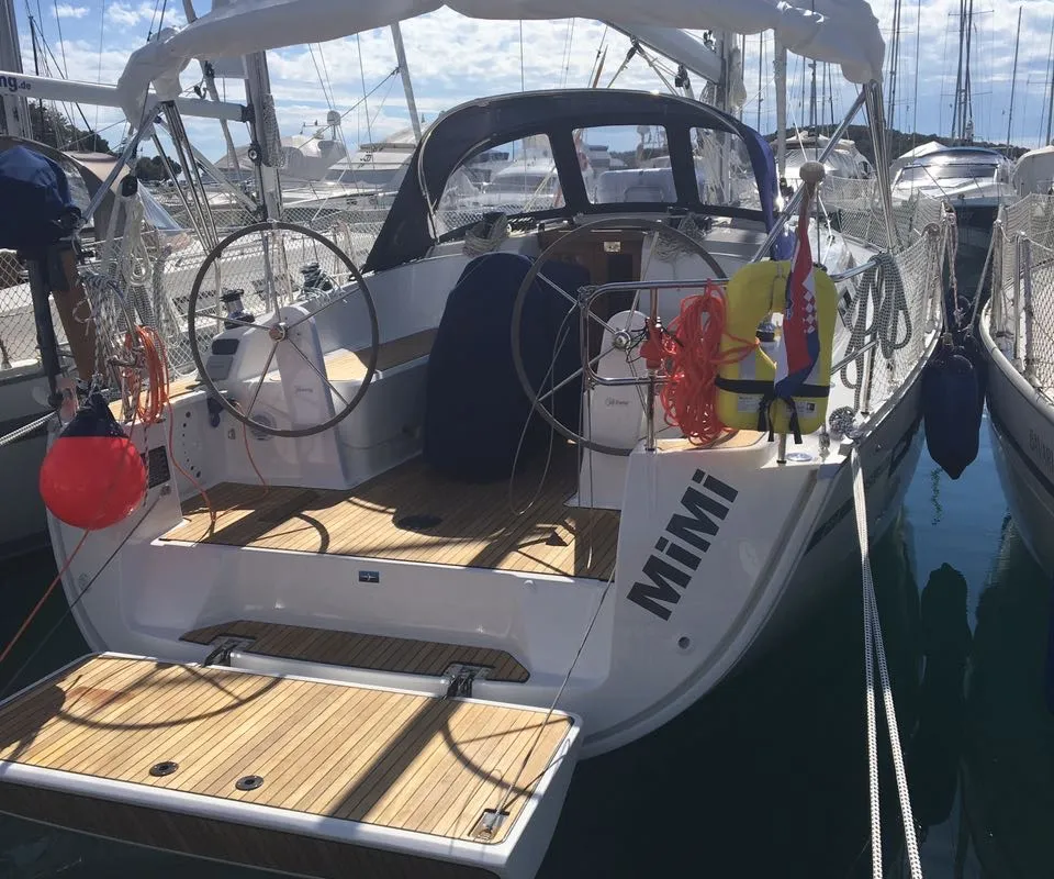 Deck of Mimi, a Bavaria Cruiser 37 sailboat at Općina Vrsar, Croatia