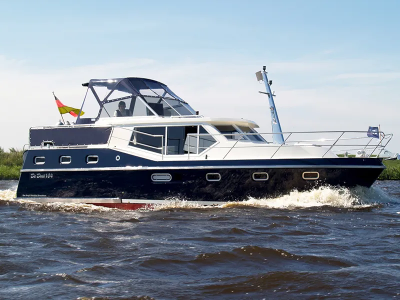 Exterior view of De Drait Renal 36, a motorboat at Woudsend, Netherlands