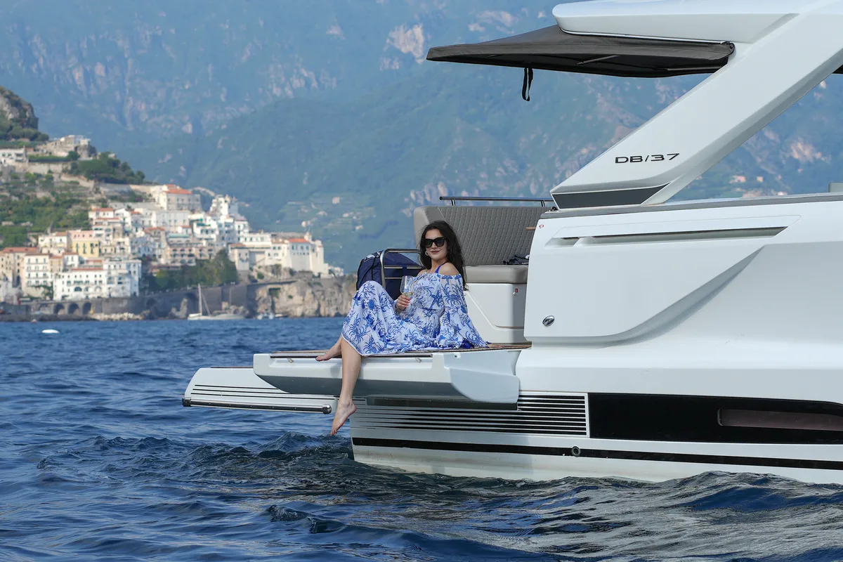 Exterior view of Fabiana, a Prestige 520 motorboat at Pozzuoli, Italy